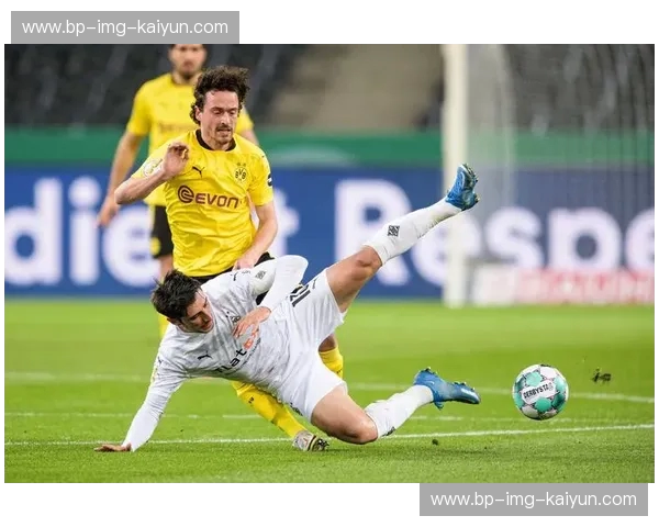 德甲巅峰对决，国家德比硝烟再起：拜仁慕尼黑VS多特蒙德，一场不容错过的德国杯史诗之战！